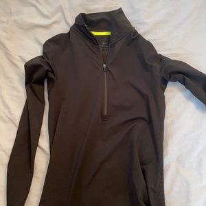 Small dryfit 3/4 zip Nike!